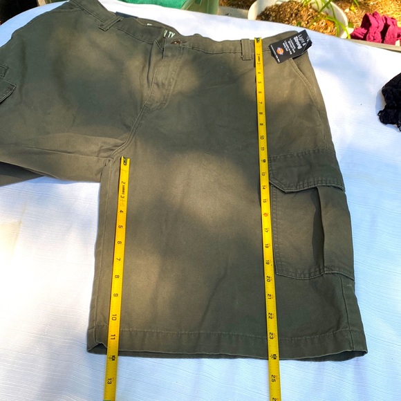 Shorts - Picture 8 of 9